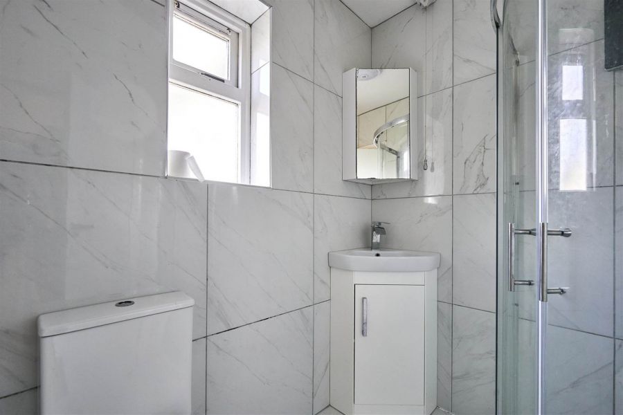 9 Lisbane Drive 9 Lisbane Drive