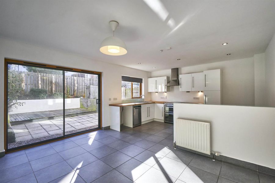 61 Shaftesbury Road