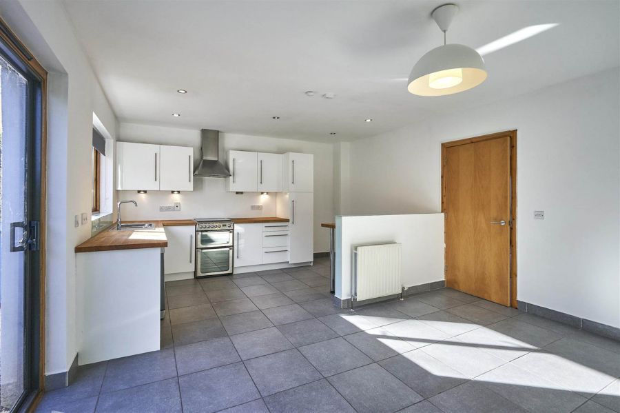 61 Shaftesbury Road