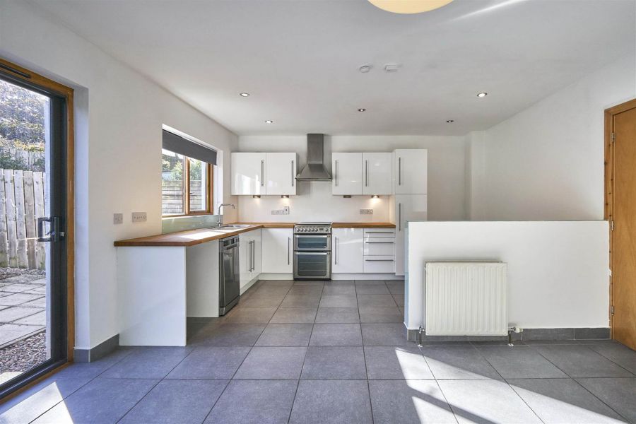 61 Shaftesbury Road