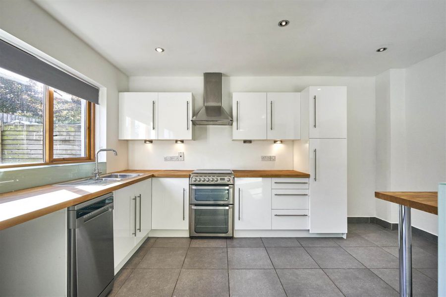 61 Shaftesbury Road