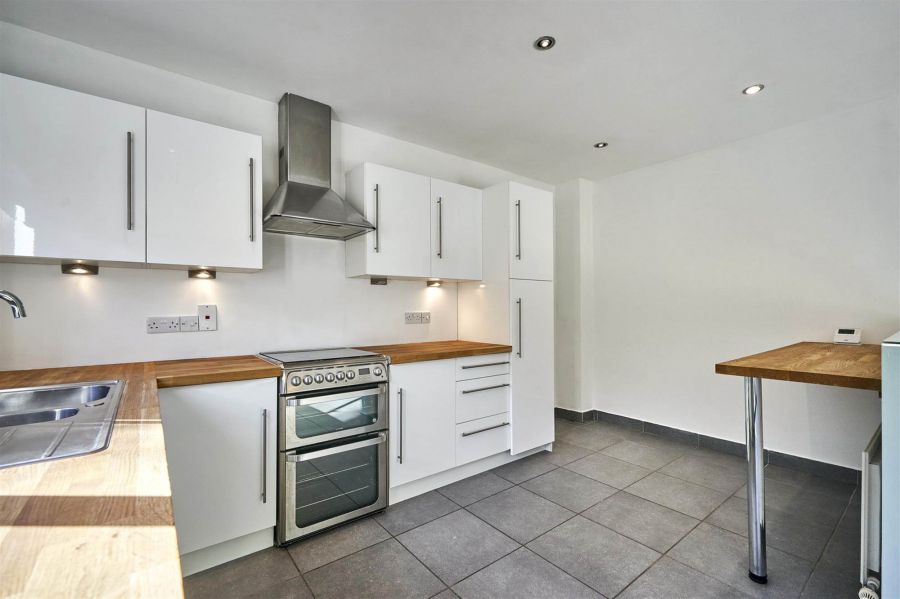 61 Shaftesbury Road
