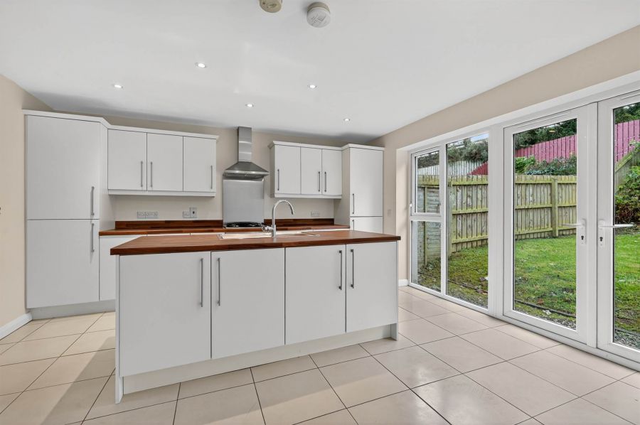 14 Shaftesbury Avenue