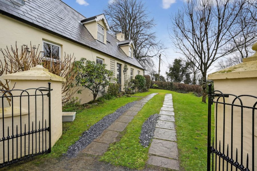 Ballysallagh Cottage, 54 Craigantlet Road