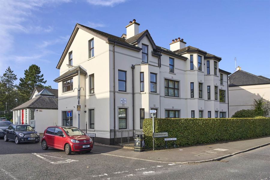 Apt 2, 1 Station Square