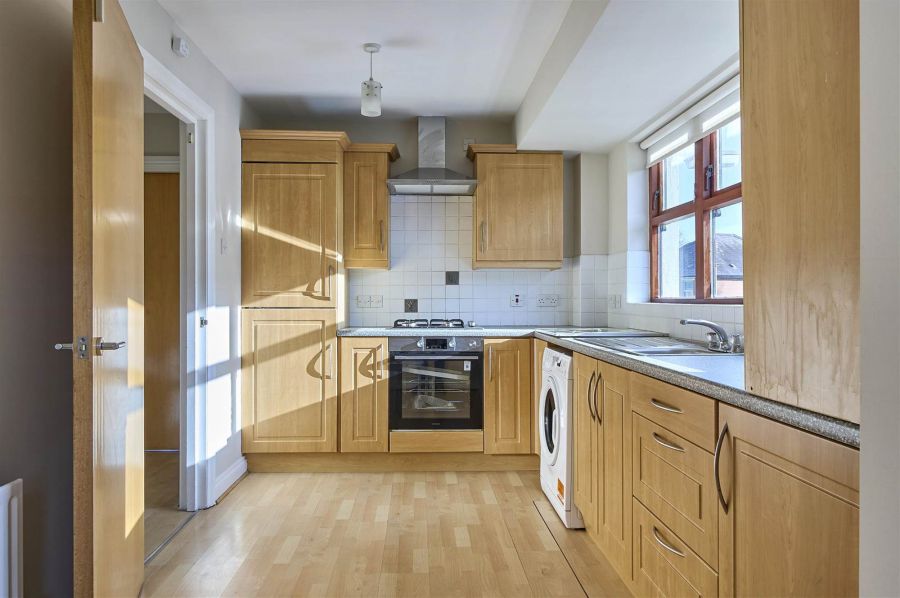 Apt 2, 1 Station Square