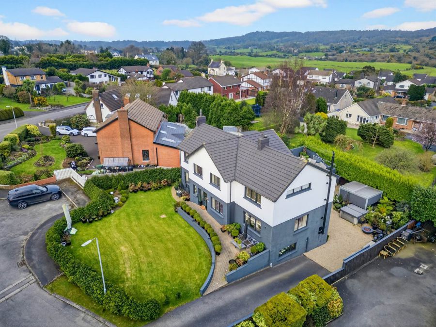 12 Crawfordsburn Park