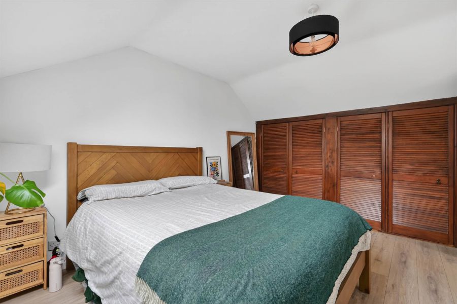 36 Sinclair Road North