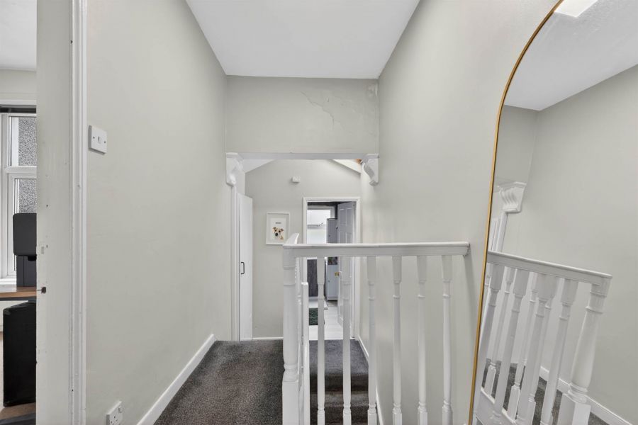 73 Railwayview Street