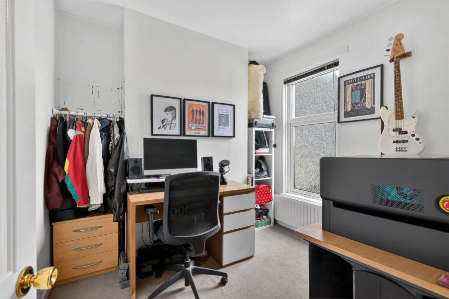 73 Railwayview Street