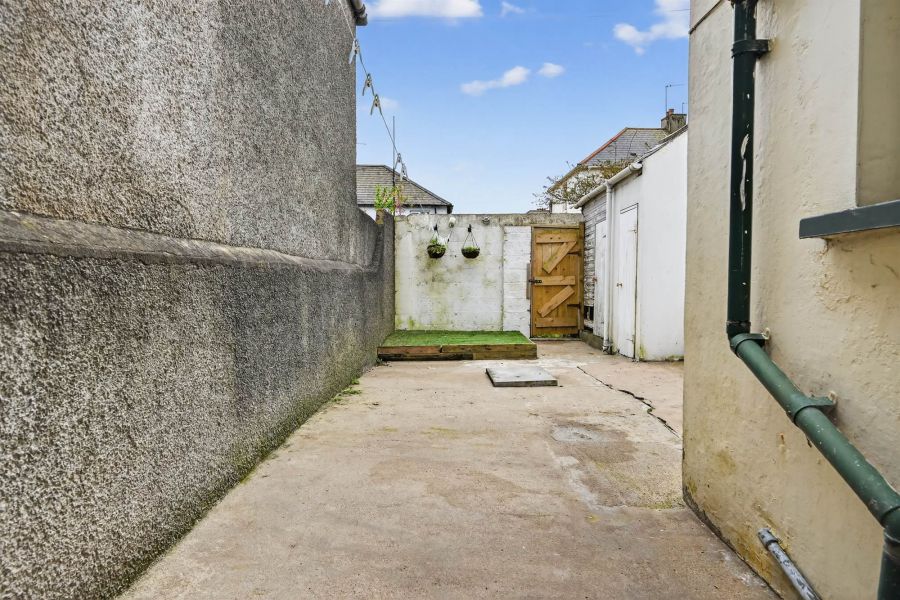 73 Railwayview Street