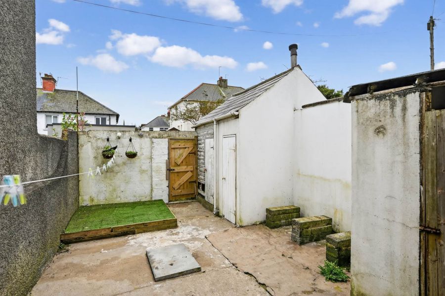 73 Railwayview Street