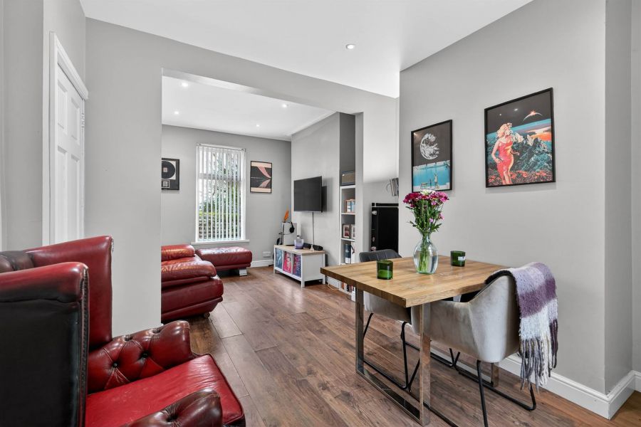 73 Railwayview Street