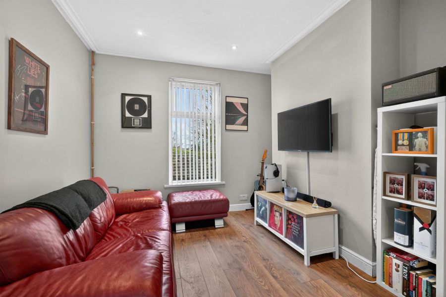 73 Railwayview Street