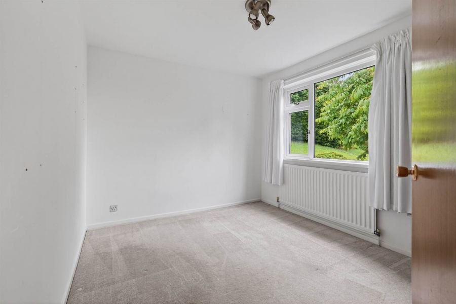 20 Strathleven Park