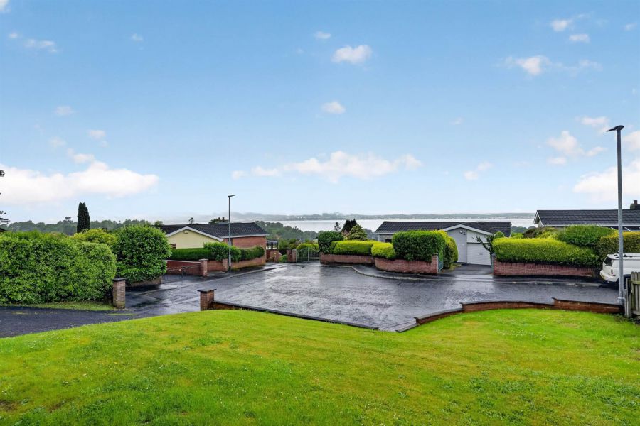 20 Strathleven Park