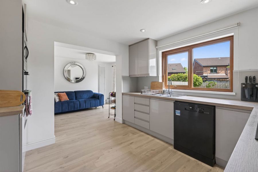 11 Lord Warden's Avenue