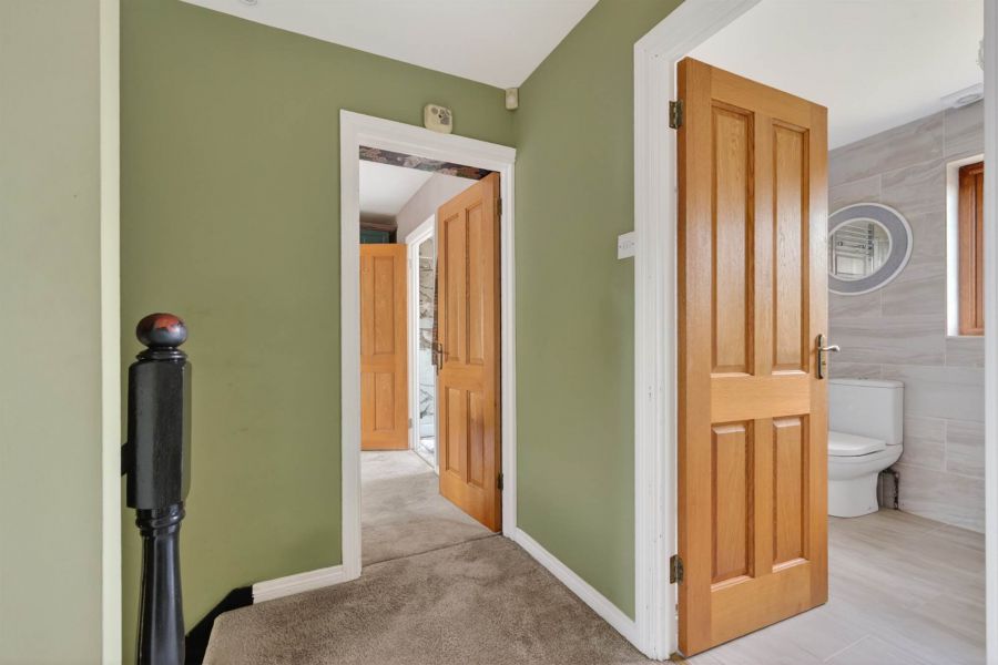 11 Lord Warden's Avenue