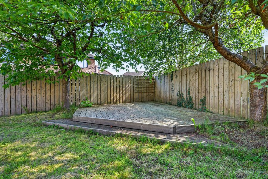 11 Lord Warden's Avenue