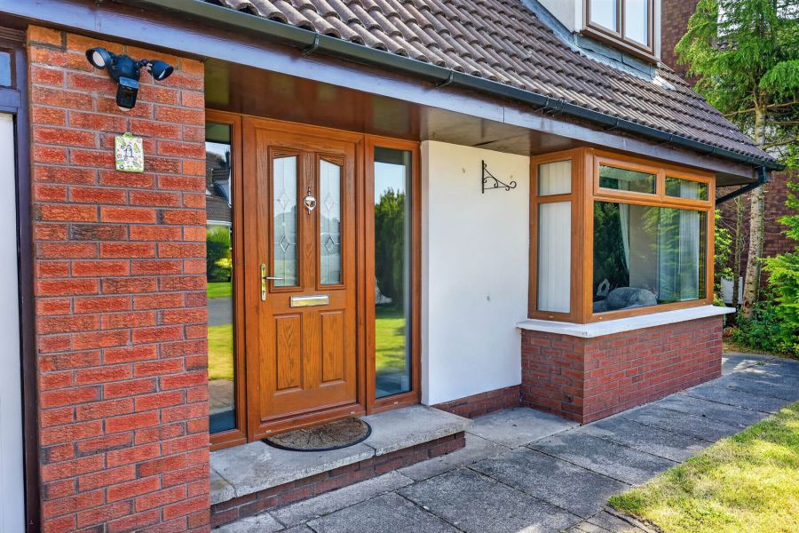 11 Lord Warden's Avenue