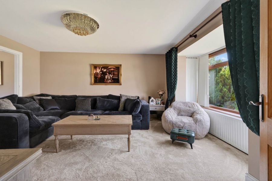 11 Lord Warden's Avenue