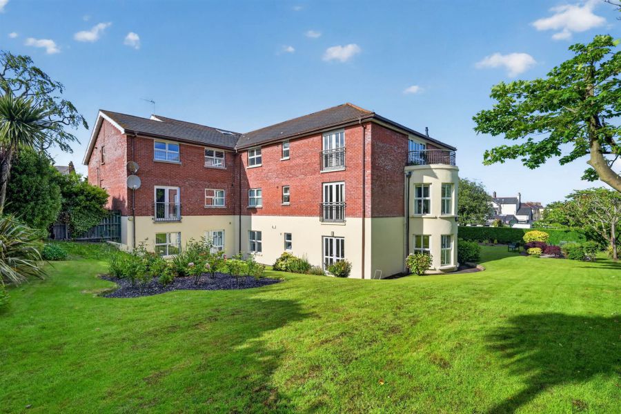 5 Bayside Apartments