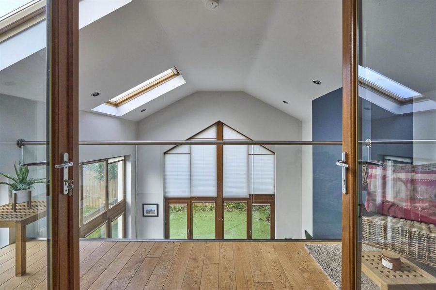 9 Meadow Park
