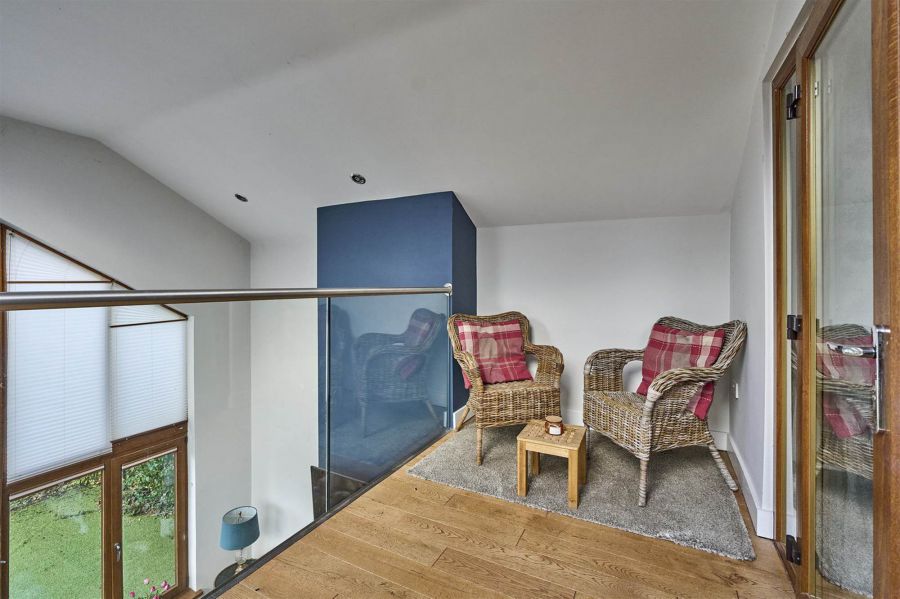 9 Meadow Park