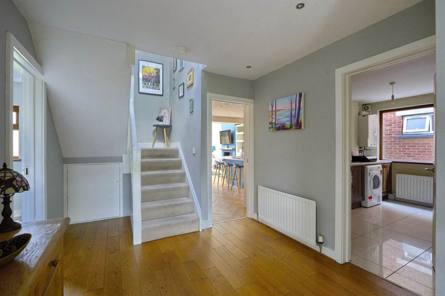 9 Meadow Park
