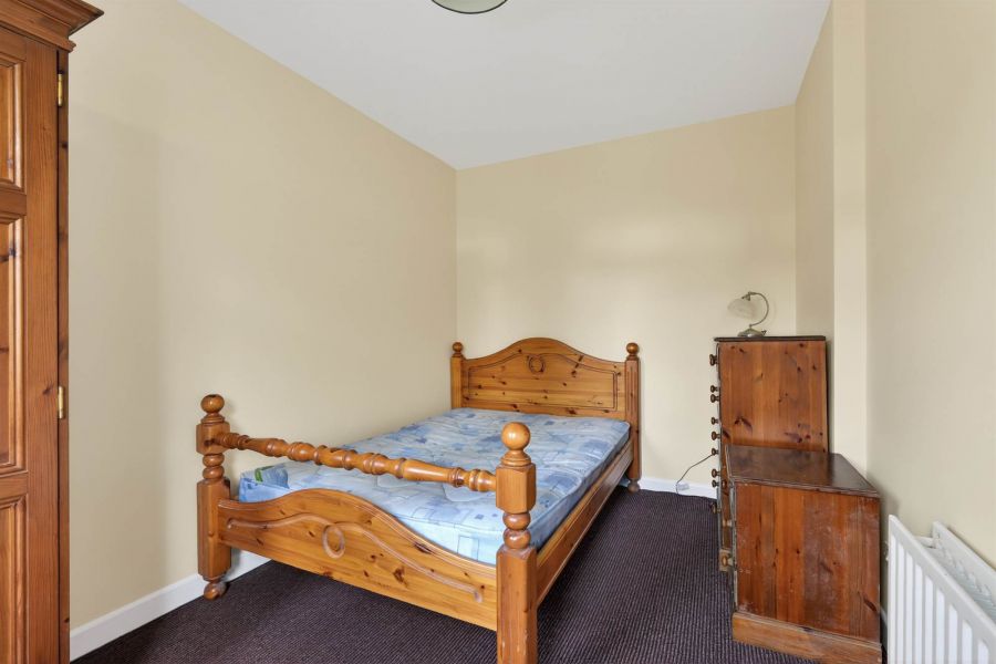 Apt 3  1 Sandown Park