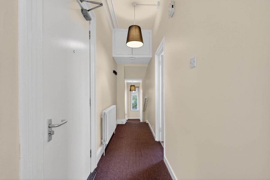 Apt 3  1 Sandown Park