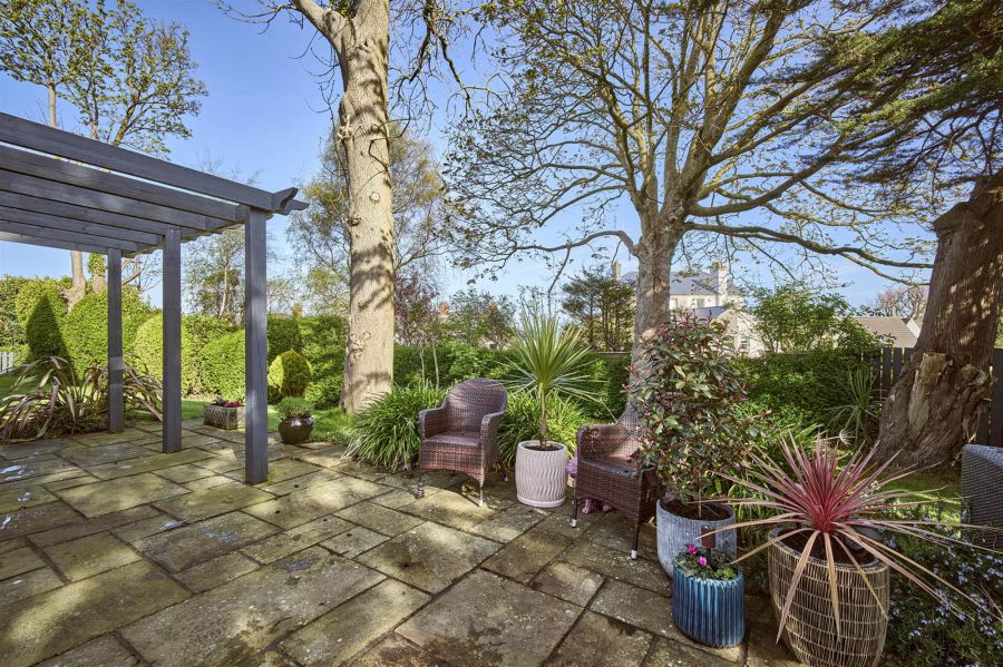 22c Downshire Road