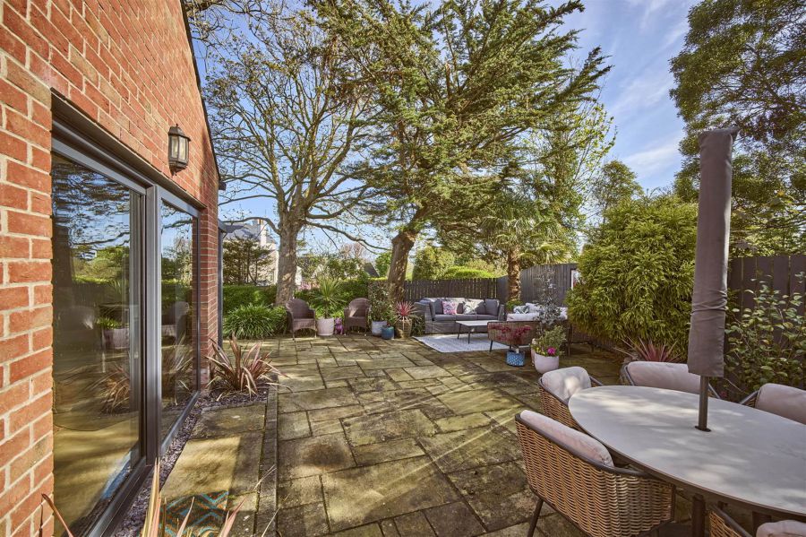22c Downshire Road