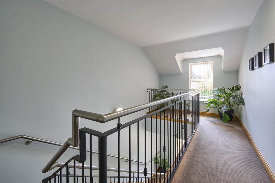 Apt 8 Holly Hall