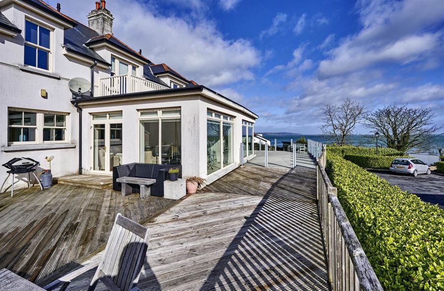 24 Grey Point, Helens Bay, Bangor, BT19 1LE