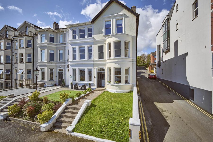 6 Pickie Terrace