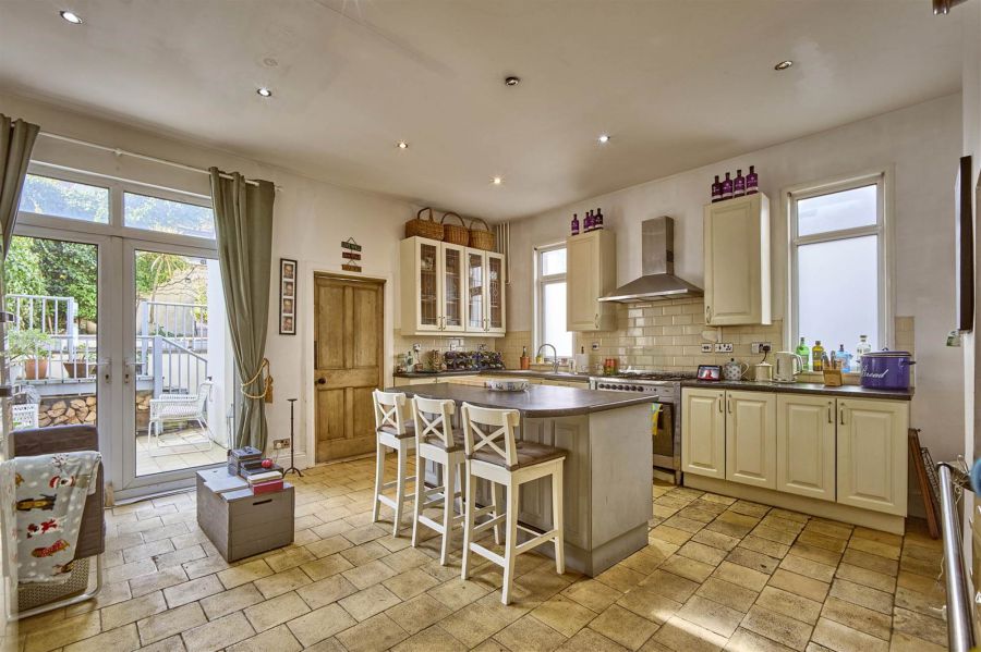6 Pickie Terrace