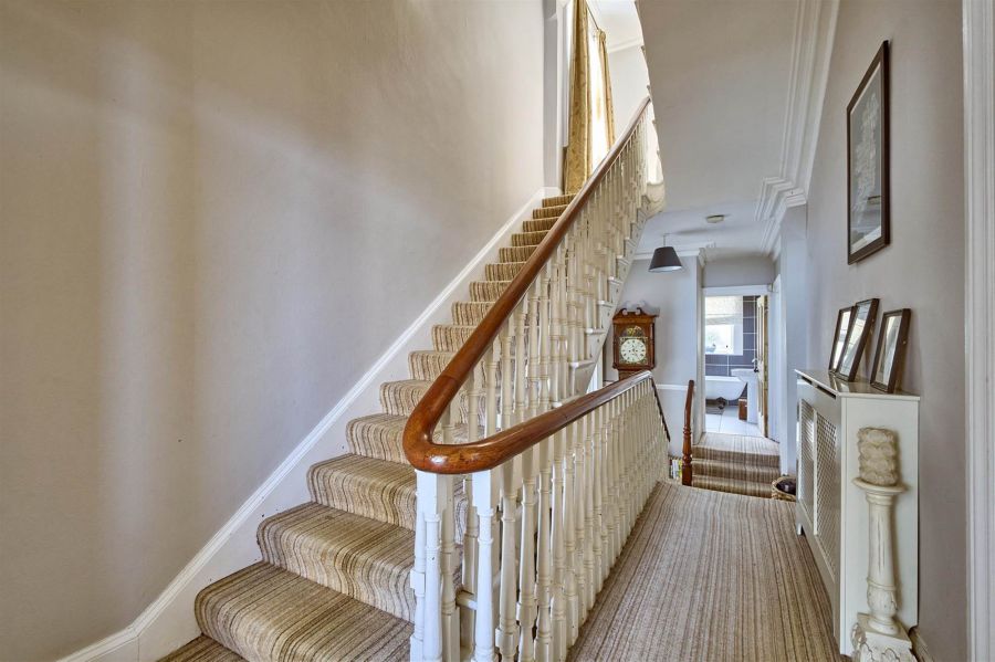 6 Pickie Terrace