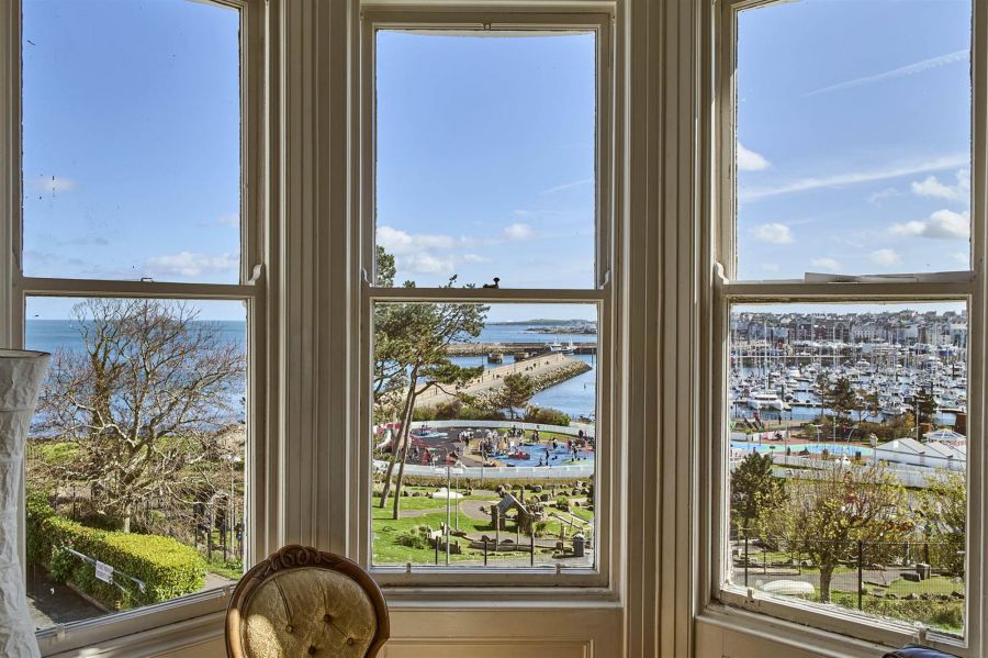 6 Pickie Terrace