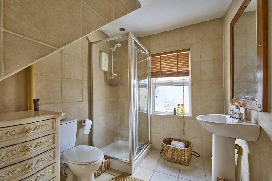 6 Pickie Terrace