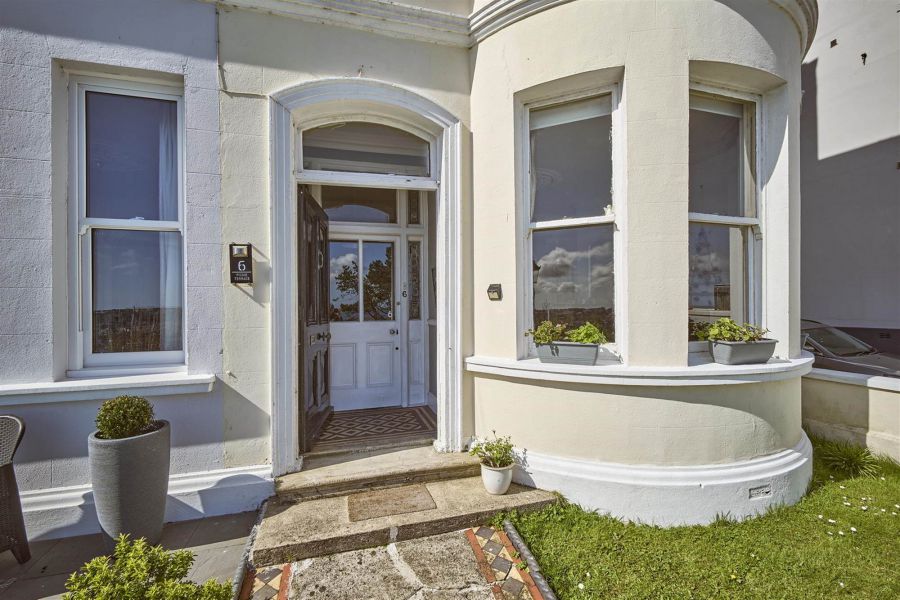 6 Pickie Terrace