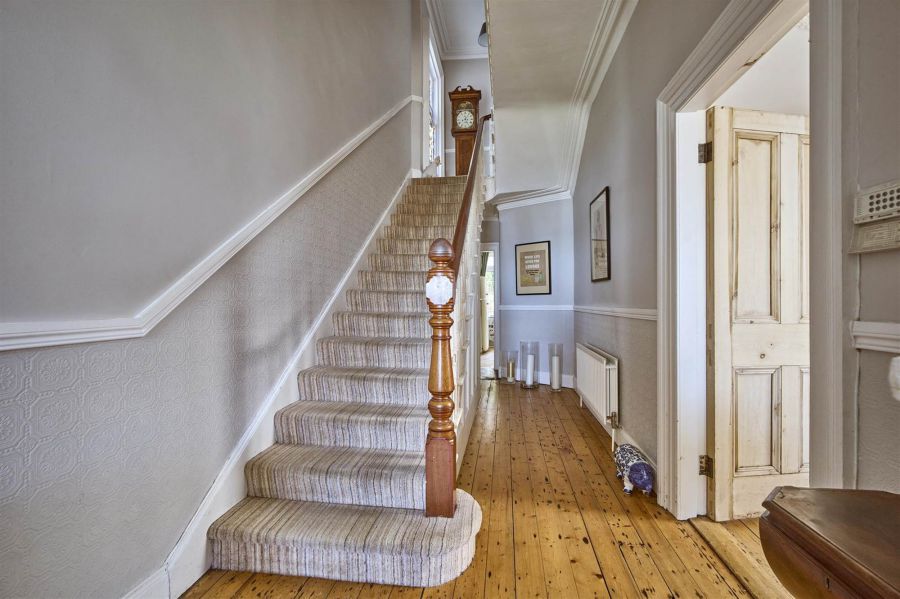 6 Pickie Terrace