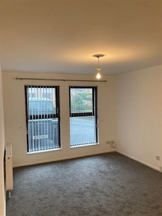17A Briarwood Park