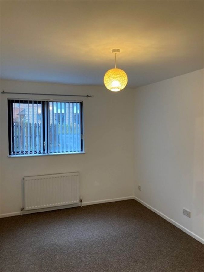 17A Briarwood Park