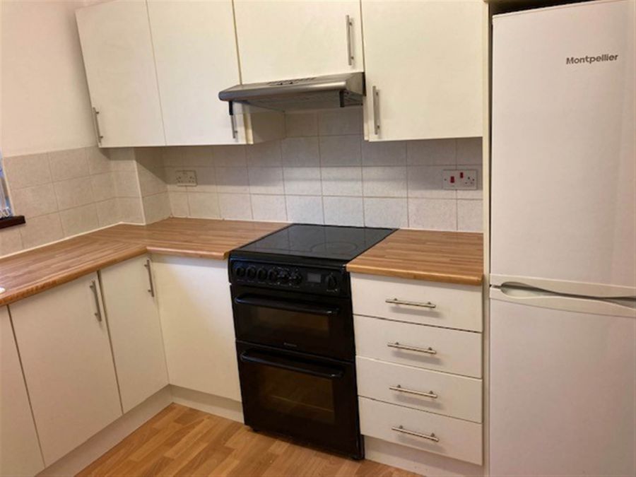 17A Briarwood Park