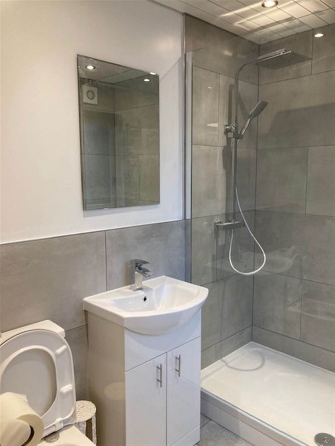 17A Briarwood Park
