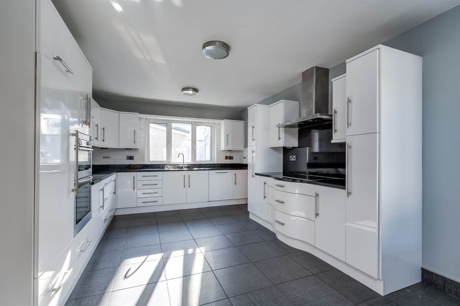 Hartley Cottage, 31a Shore Road