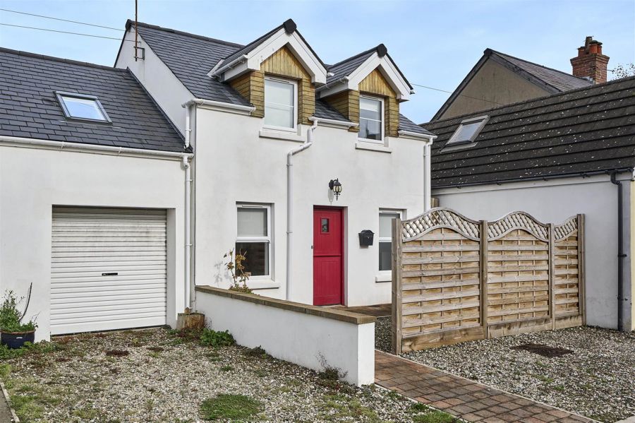 17 Lyle Road, Ballyholme, Bangor, BT20 5LU