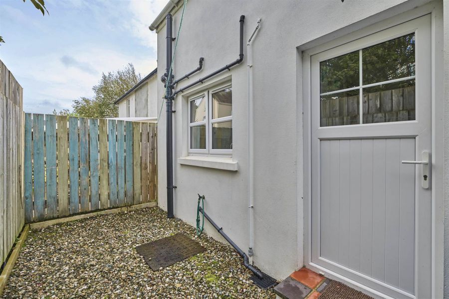 17 Lyle Road