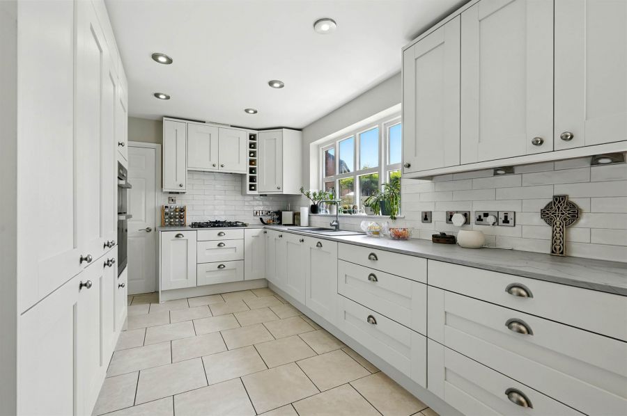 32 Meadowbank